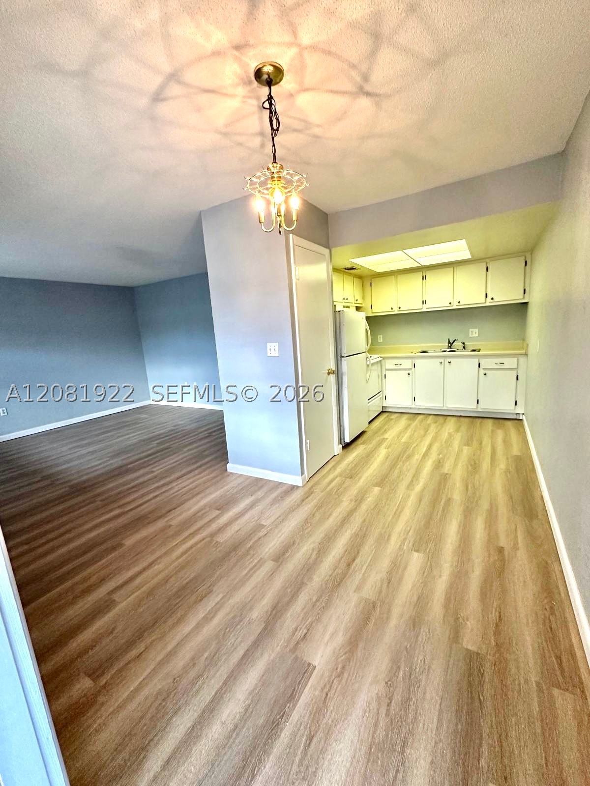 2170 Knox McRae 22 — photo