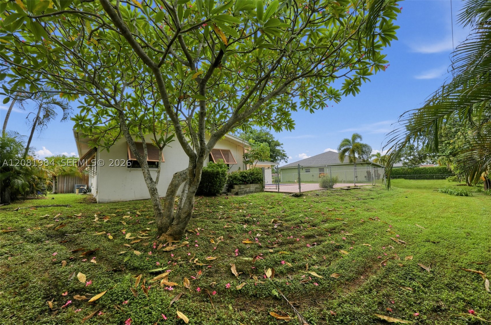 2931 S Seacrest Blvd — photo