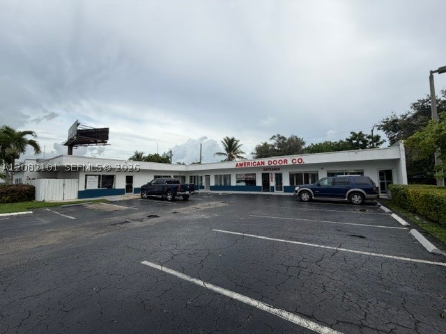 595 W Prospect Rd — photo