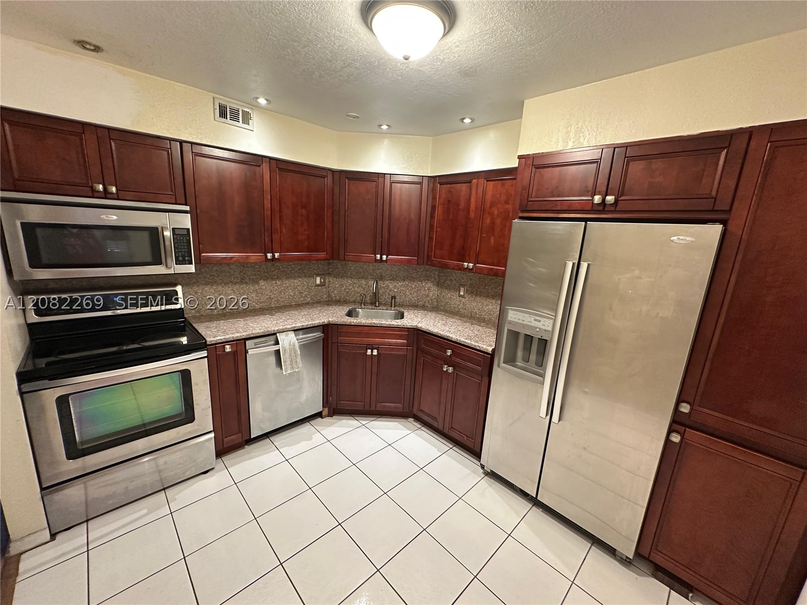 3360 Spanish Moss Ter 203 — photo