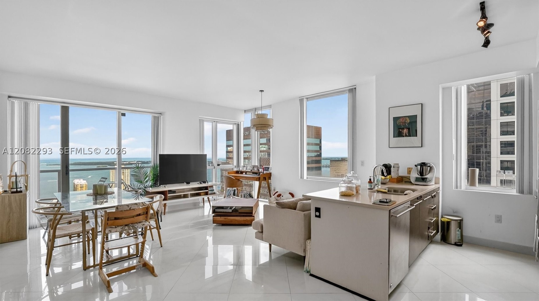 500 Brickell Ave 4102 — photo