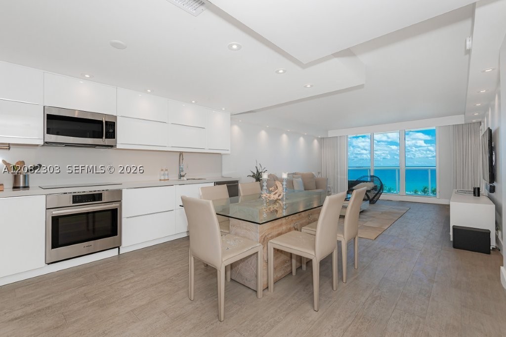 2301 Collins Ave 738 — photo