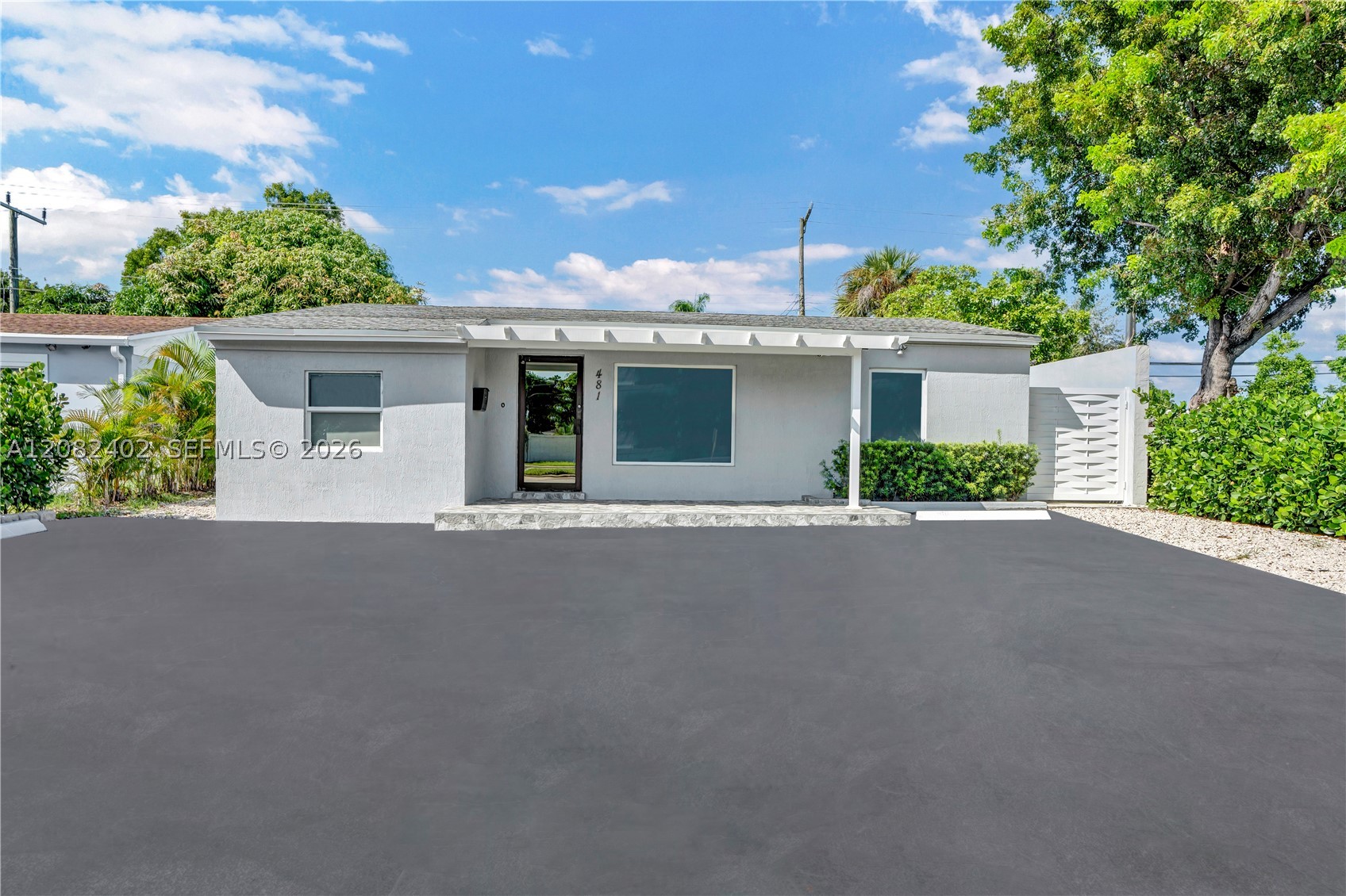 481 E Commercial Blvd — photo