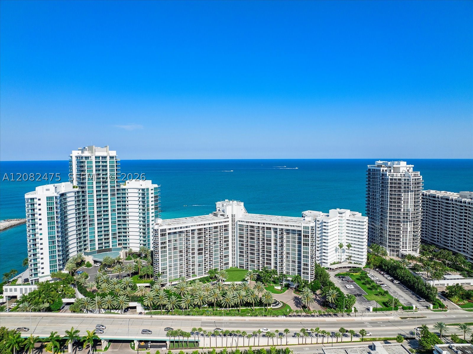 10275 Collins Ave 523 — photo
