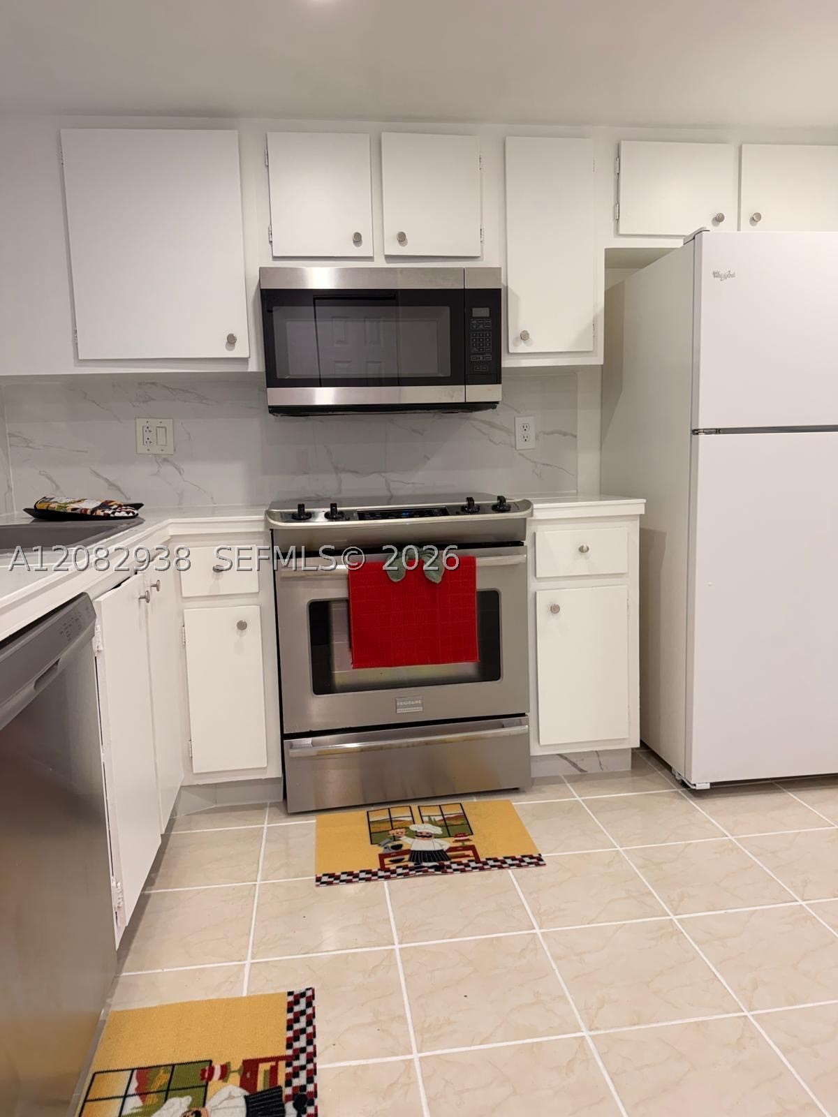 6575 W Oakland Park Blvd 303 — photo