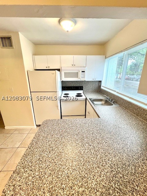 7626 NE 6th Ct 1 — photo