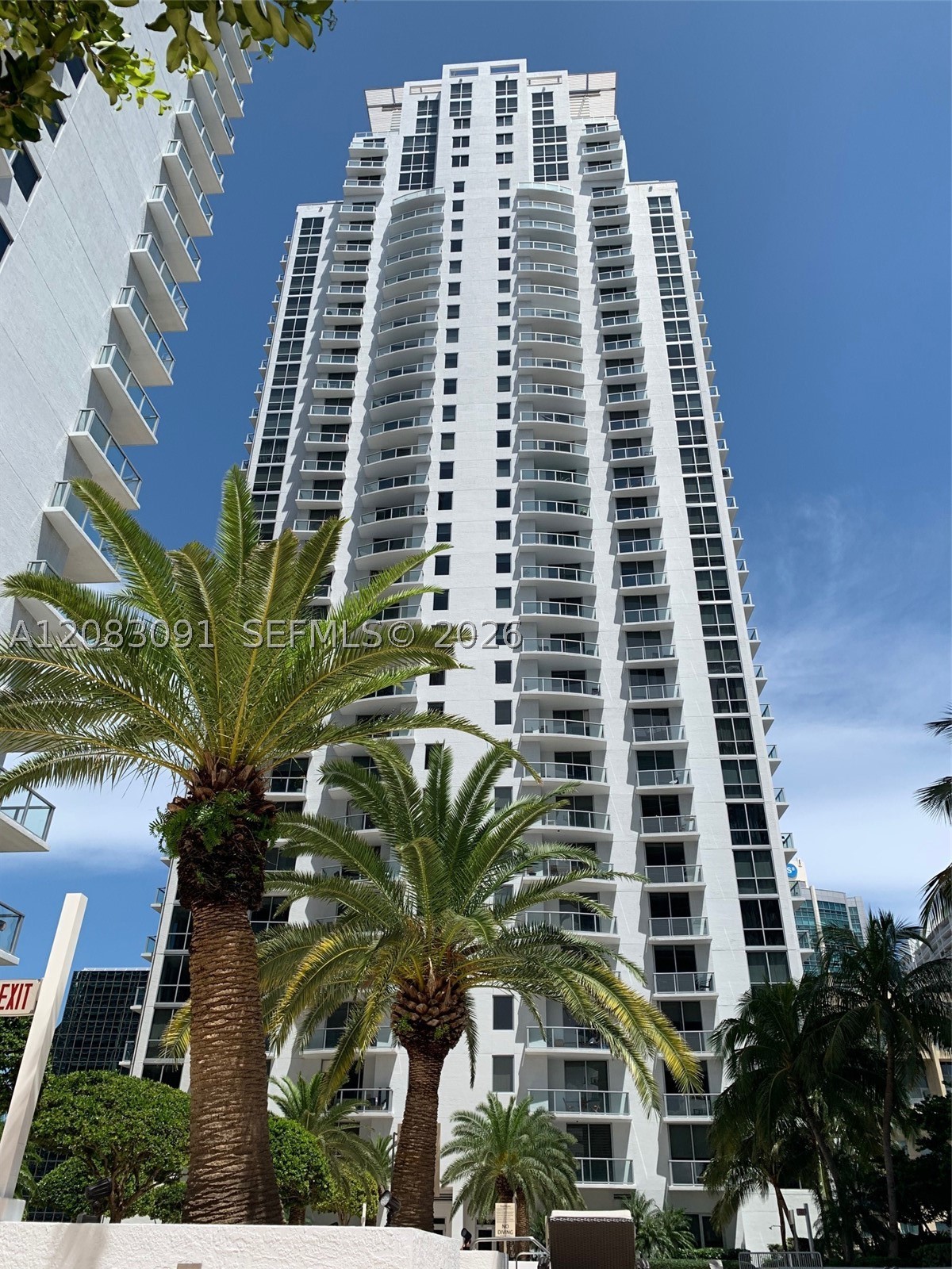 1060 Brickell Ave 1713 — photo