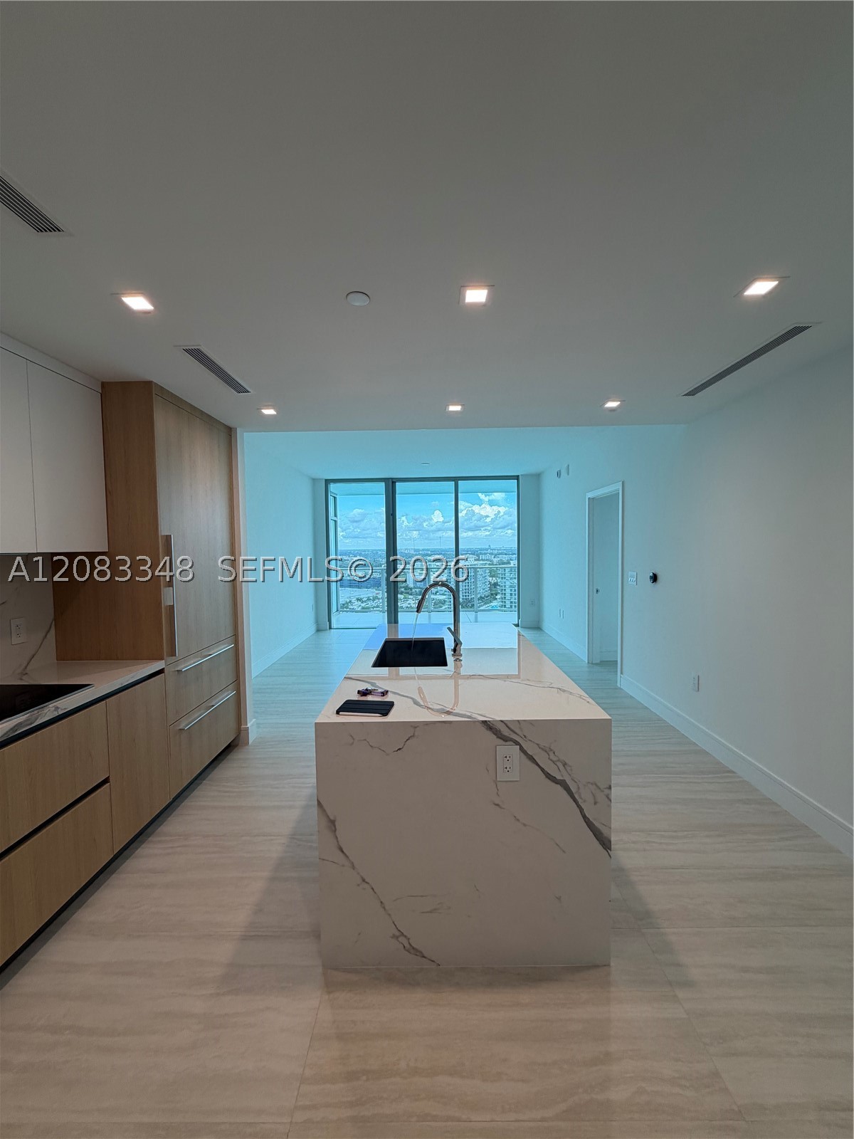 2411 Laguna Cir 2307 — photo