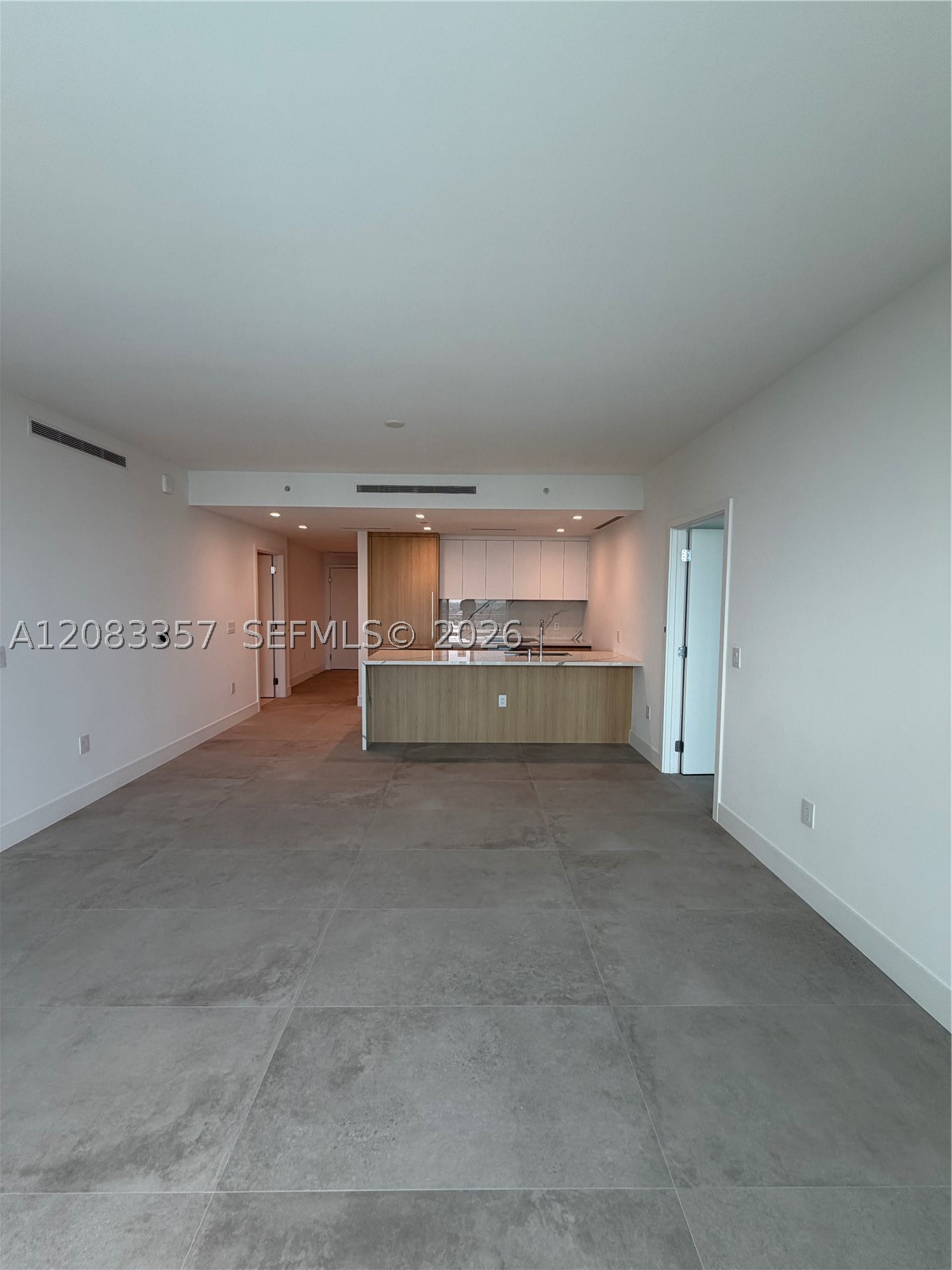 2411 Laguna Cir 2508 — photo