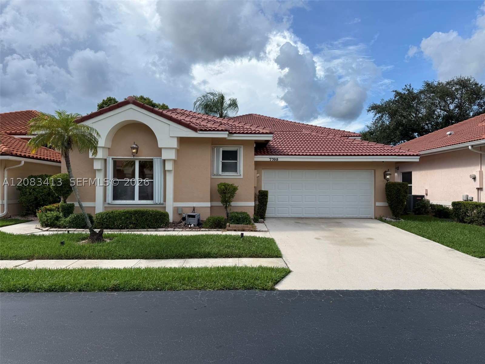 7705 Highlands Cir — photo