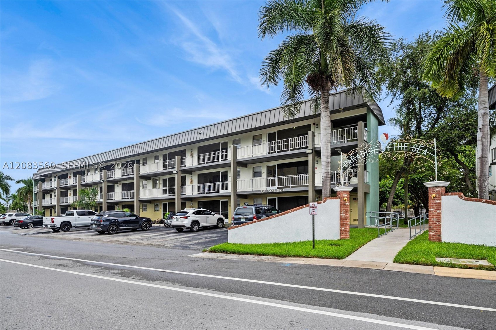 250 Layne Blvd 304 — photo