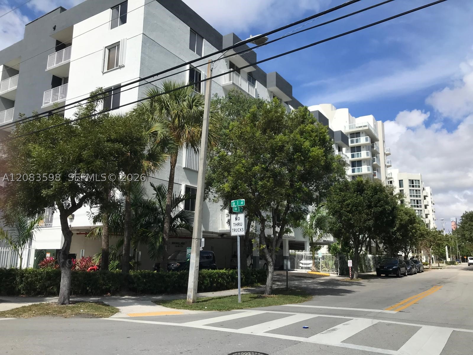 126 SW 17th Rd 302 — photo