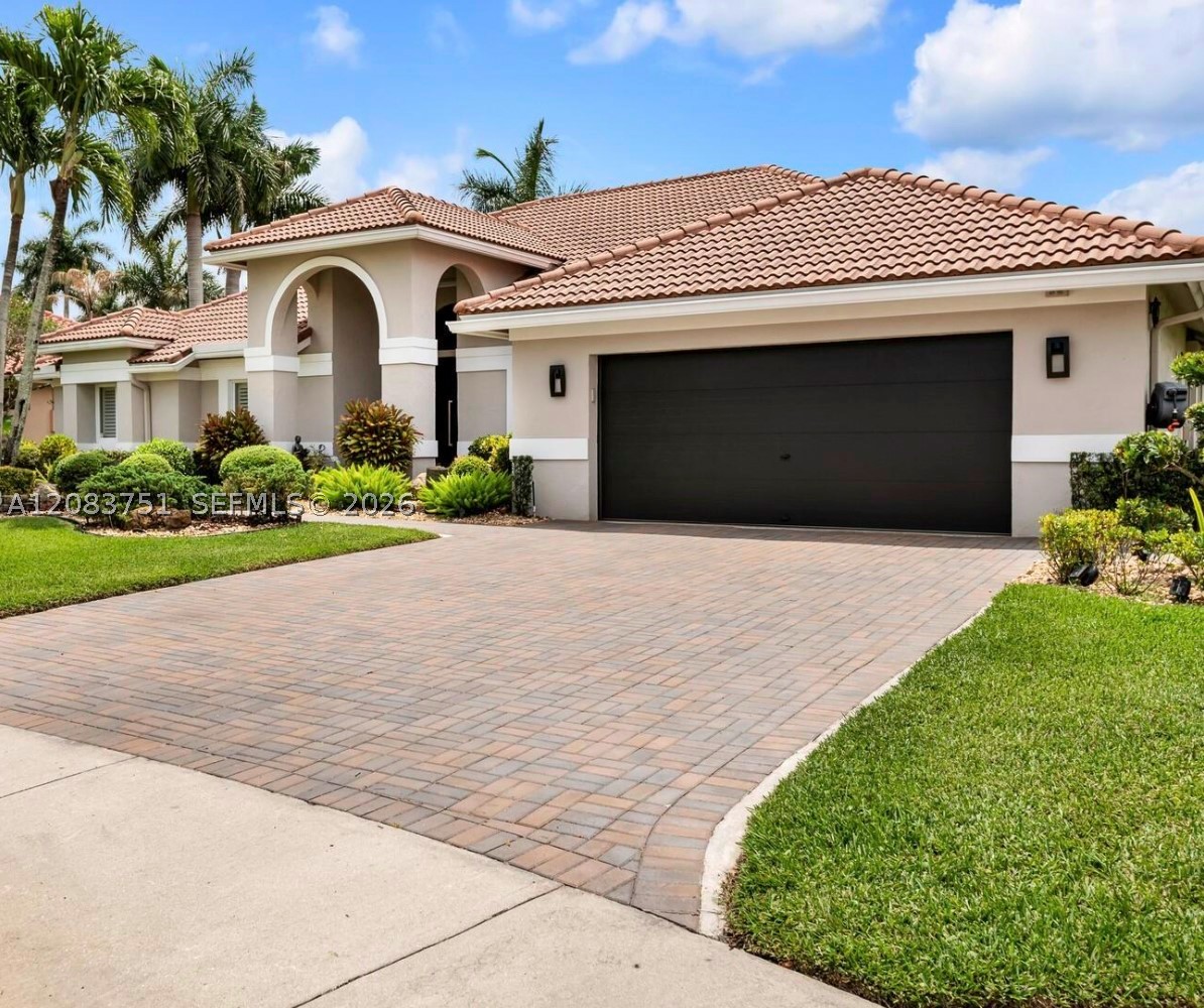 1165 Manor Ct — photo