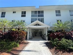 290 Sunrise Dr 301 — photo