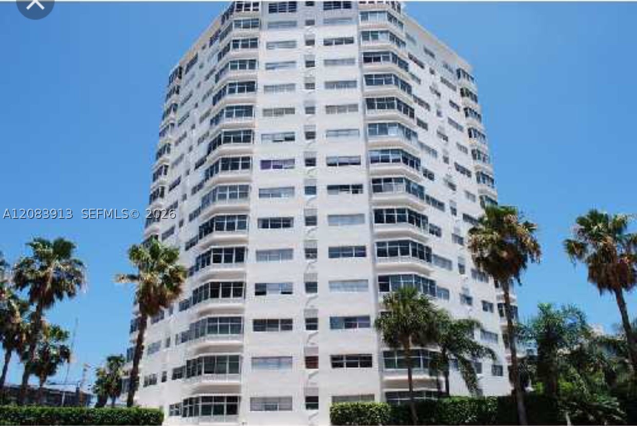 1881 Washington Ave 5B — photo