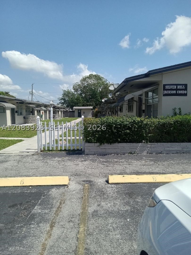 2901 Jackson St 3 — photo