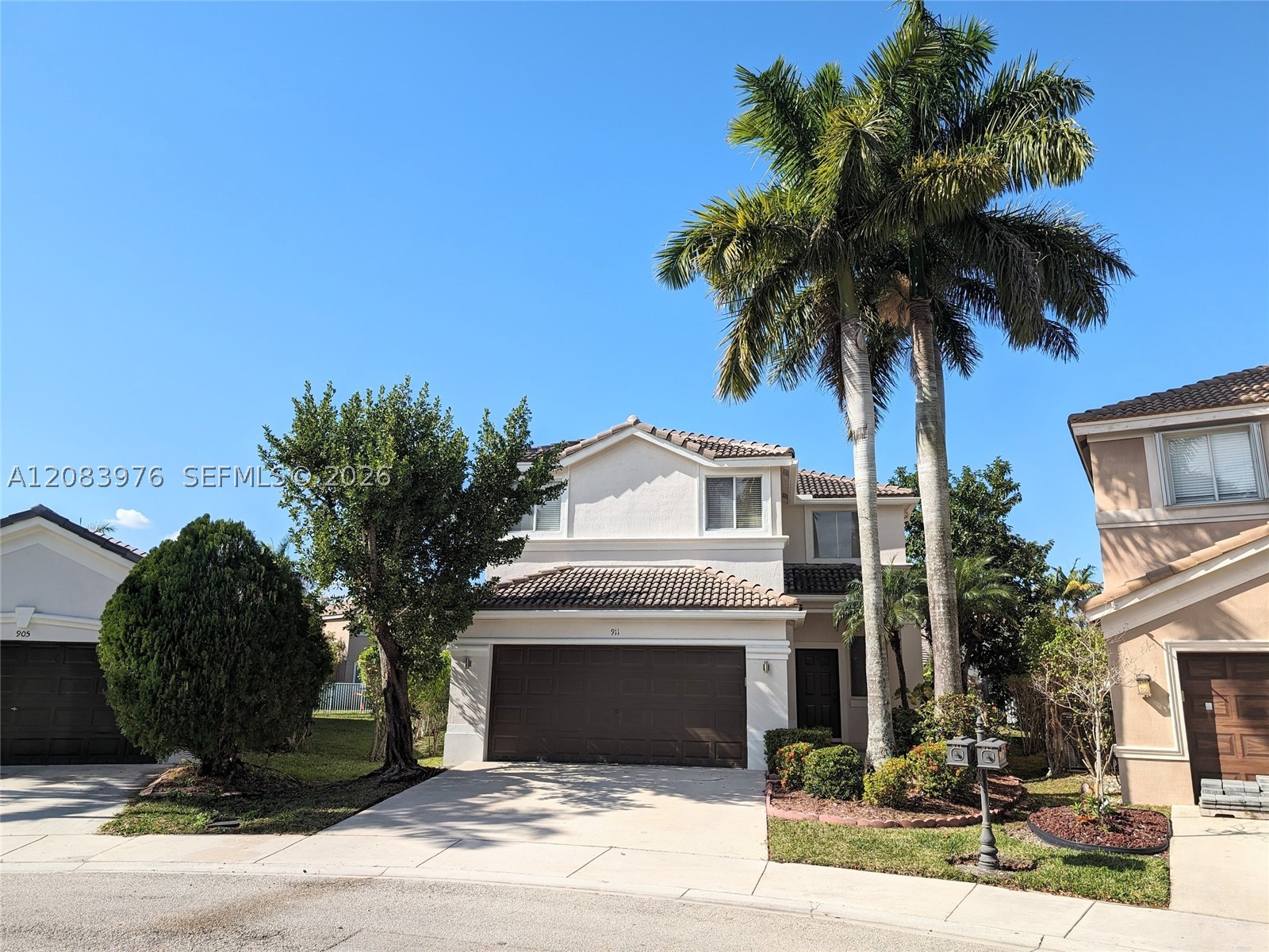 911 Phoenix Way — photo