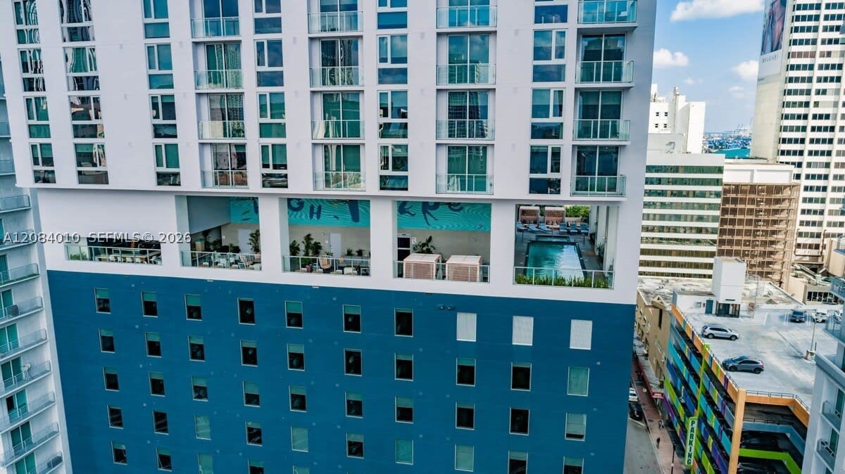 227 NE 2nd St 3001 — photo