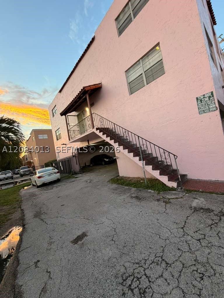 1255 W 53rd St 202 — photo