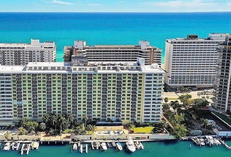 5600 Collins Ave 14D — photo