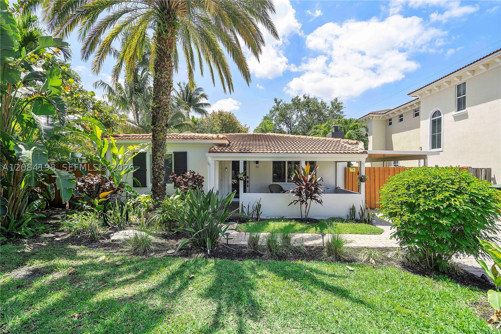705 SW 8th Ave — photo