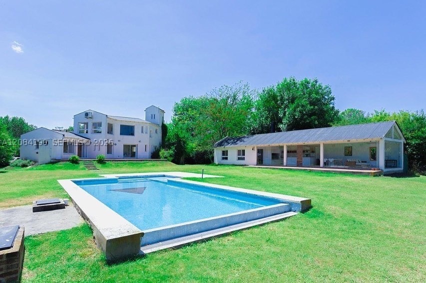 2500 Teniente Juan Gabot, Ezeiza. B a, Argentina — photo