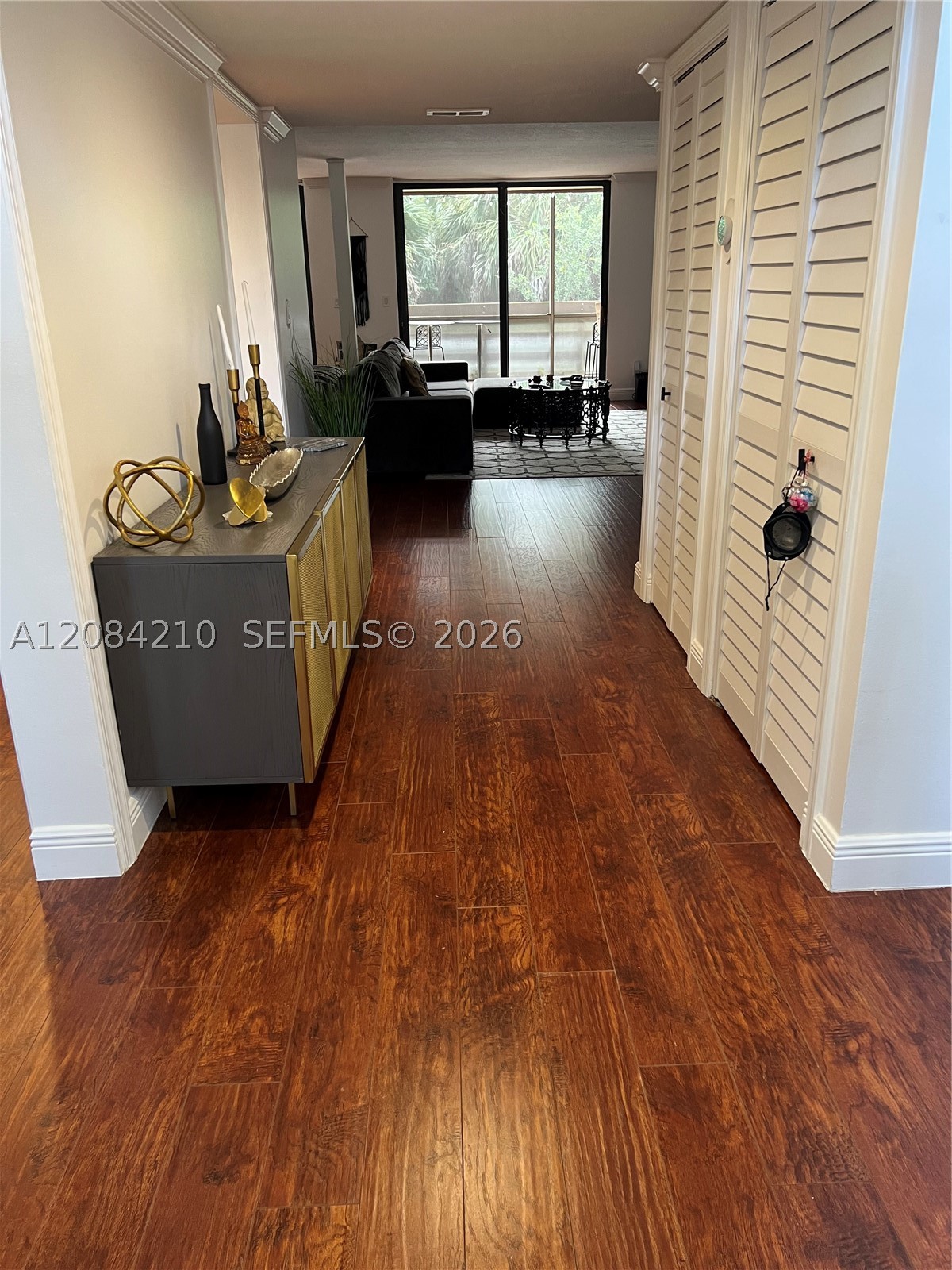 141 SW 96th Ter 305 — photo