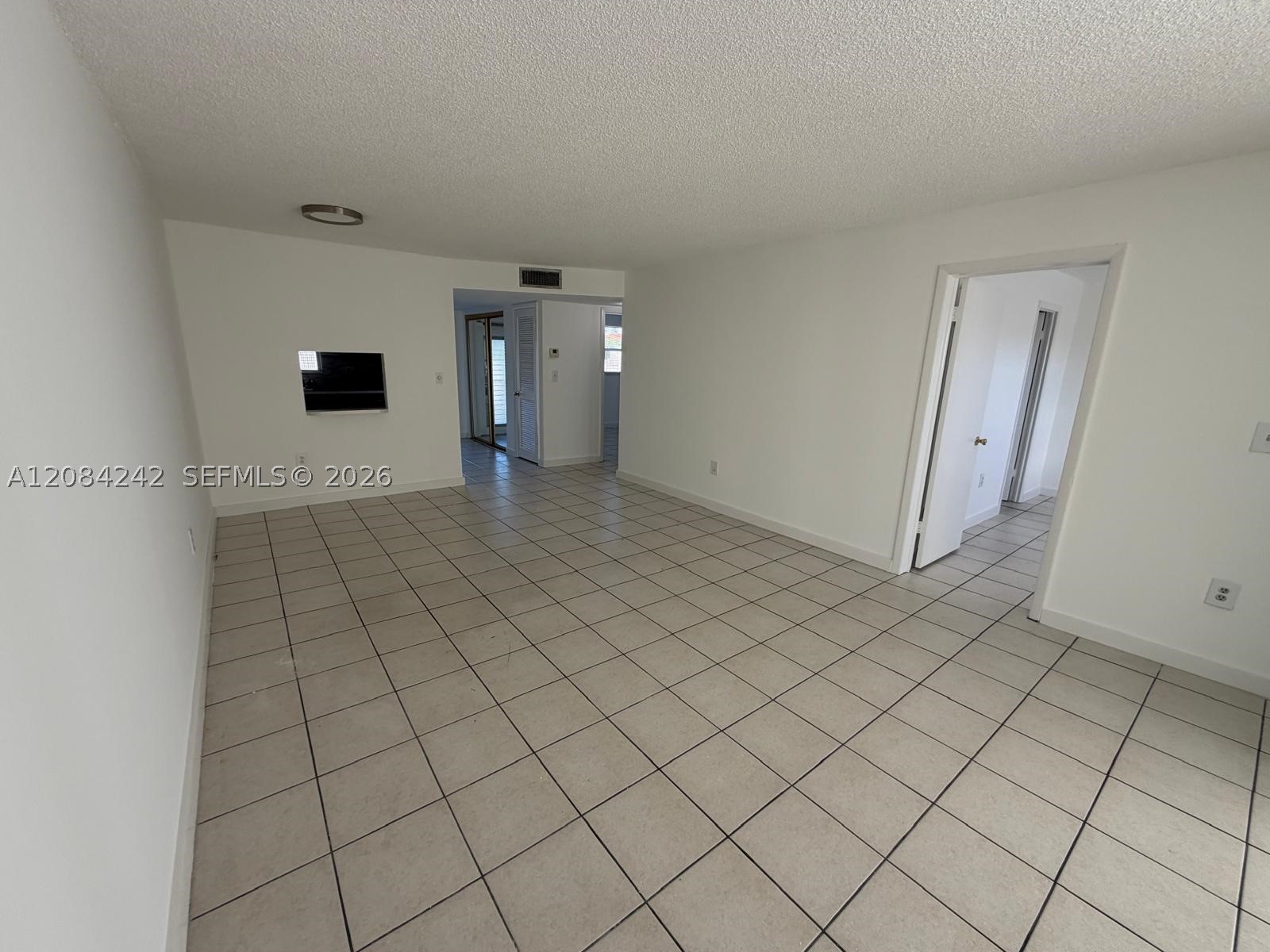 8600 Sunrise Lakes Blvd 211 — photo
