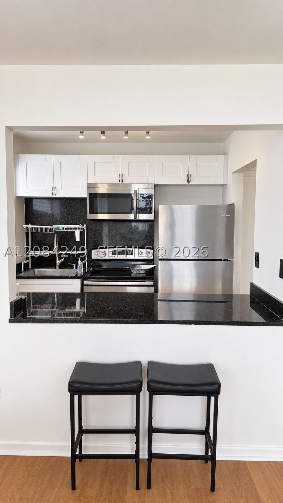 1990 Marseille Dr Unit 407 — photo