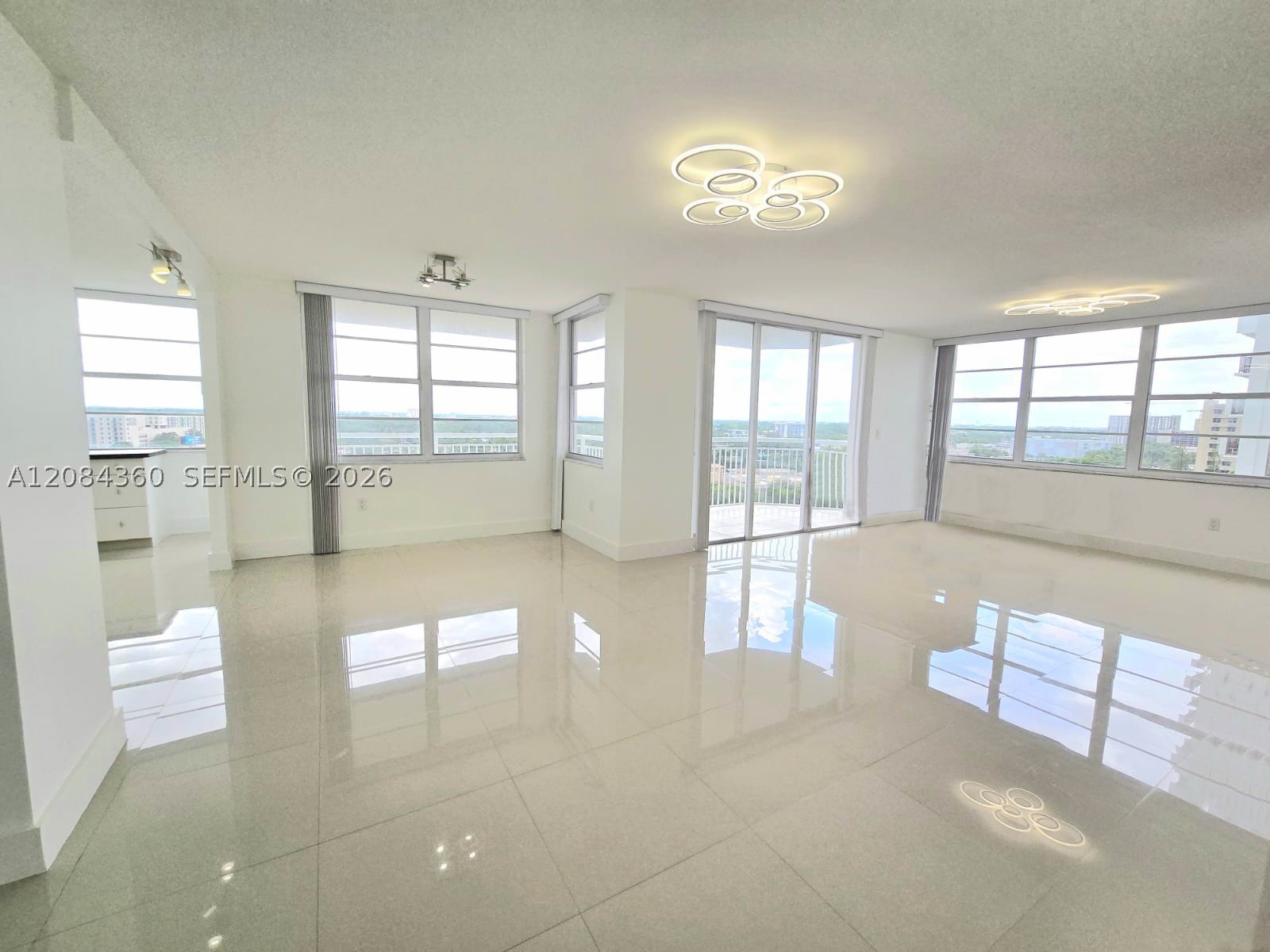 18051 Biscayne Blvd 1204 — photo