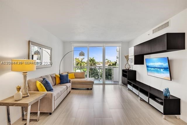 3001 S Ocean Dr 433 — photo