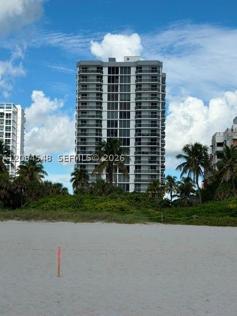 2401 Collins Ave 610 — photo