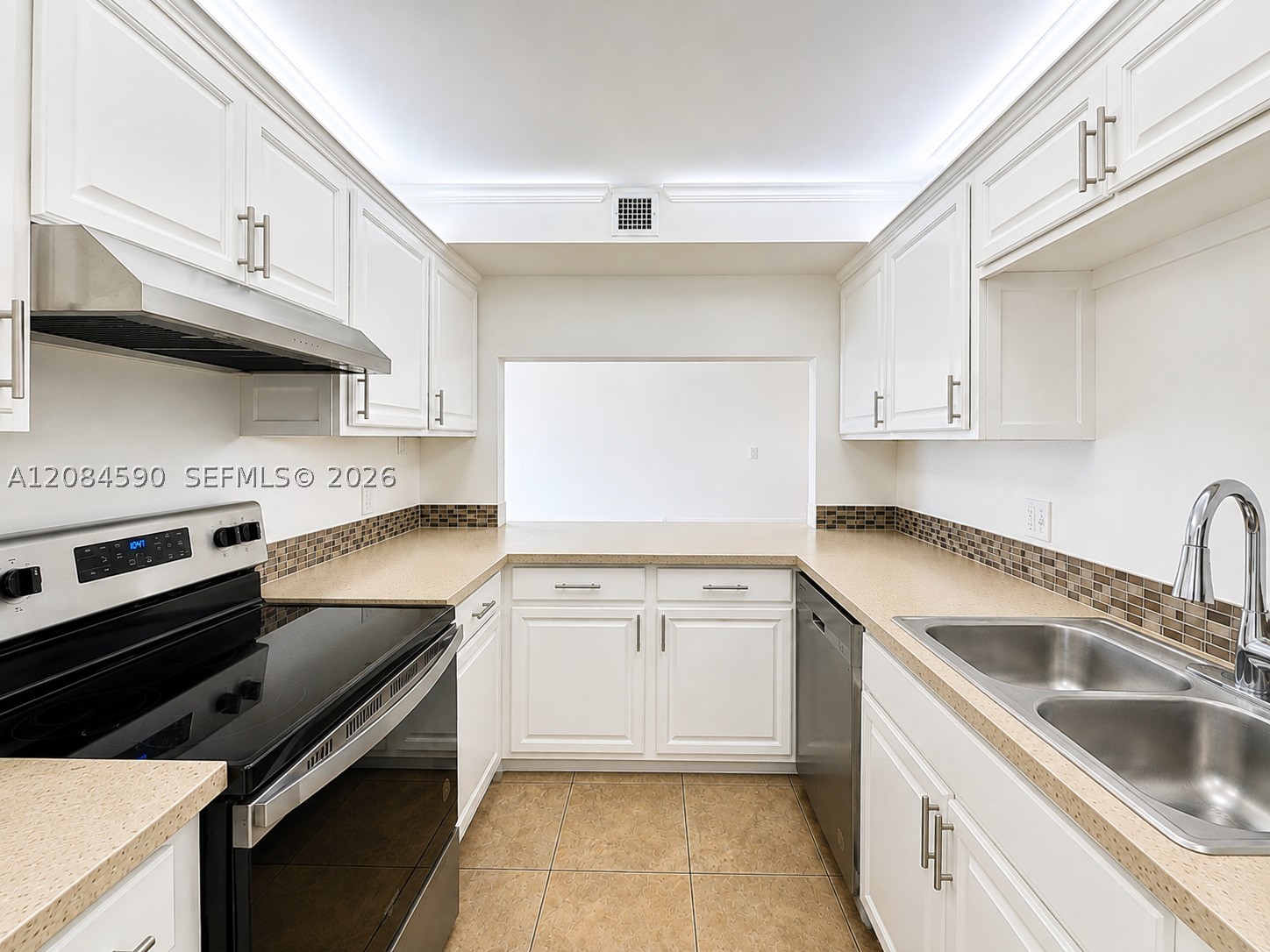 9430 Live Oak Pl 108 — photo