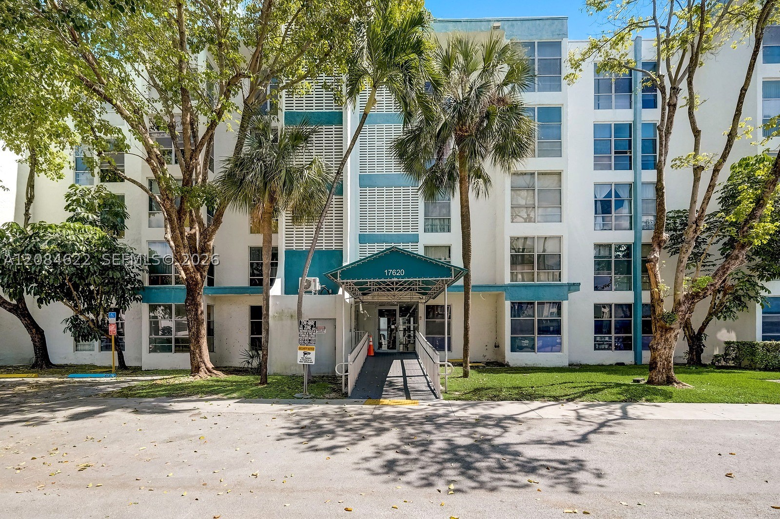 17620 Atlantic Blvd 315 — photo