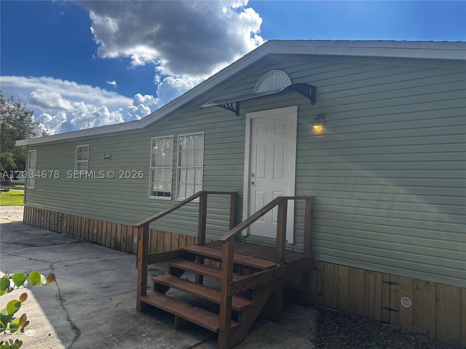 131 Oak Dr — photo