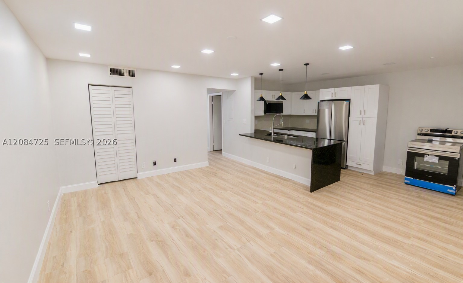 2100 Springdale Blvd 314 — photo