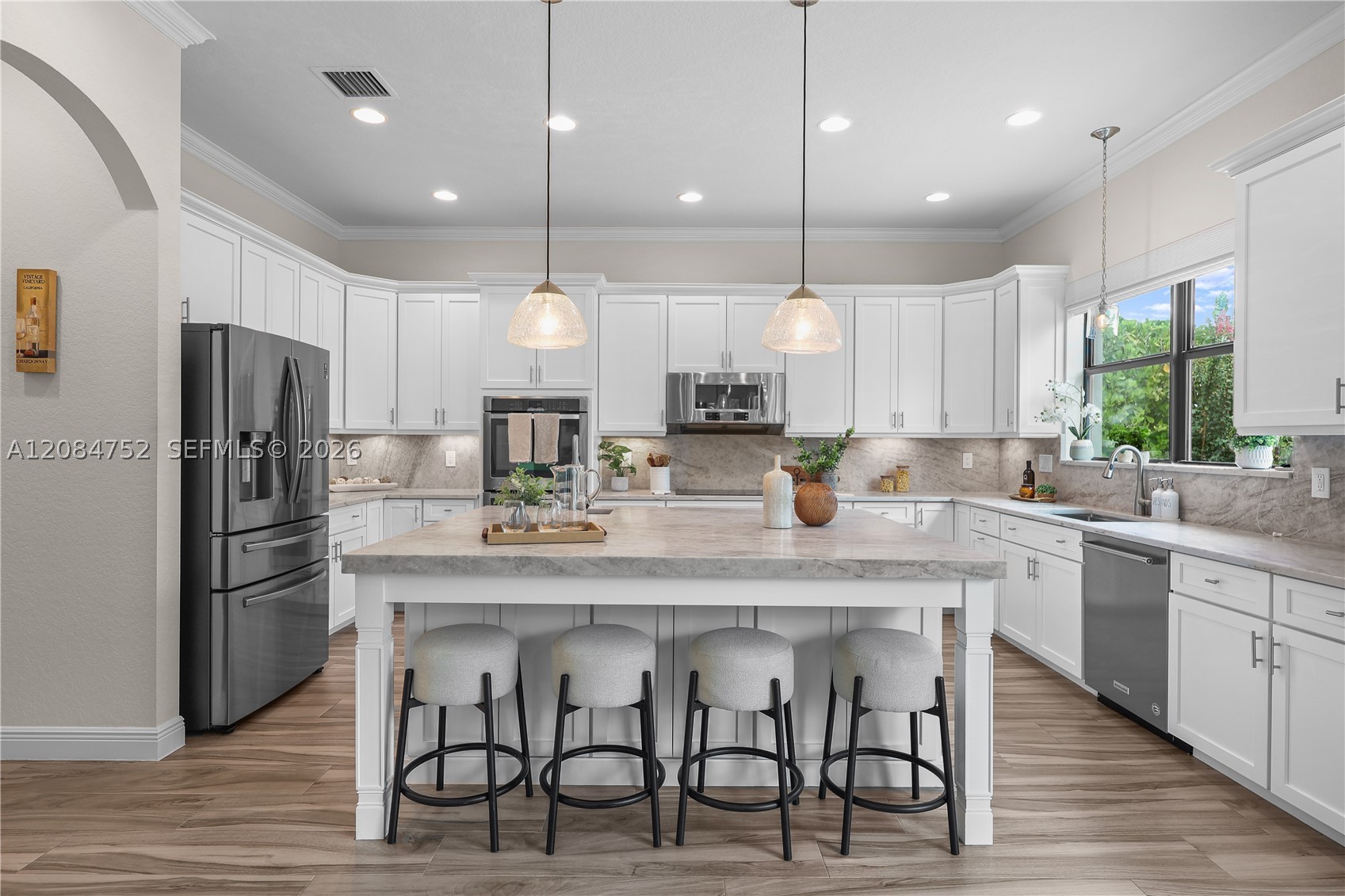 8142 Bradford Way — photo