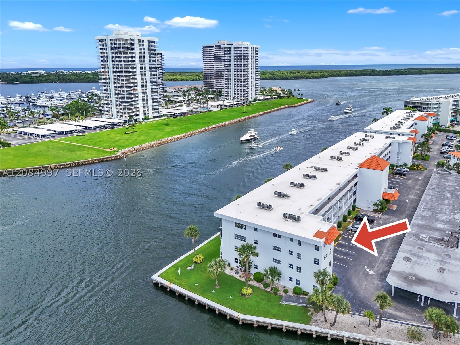 20 Yacht Club Dr 103 — photo