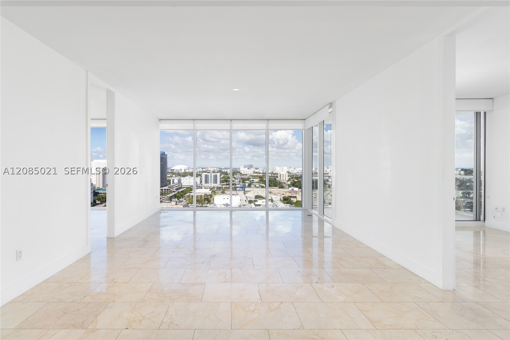1040 Biscayne Blvd 1806 — photo