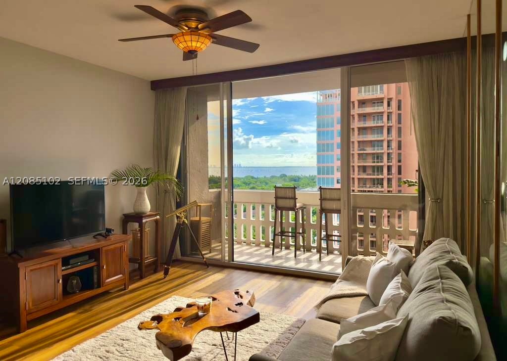 90 Edgewater Dr Ph10 — photo