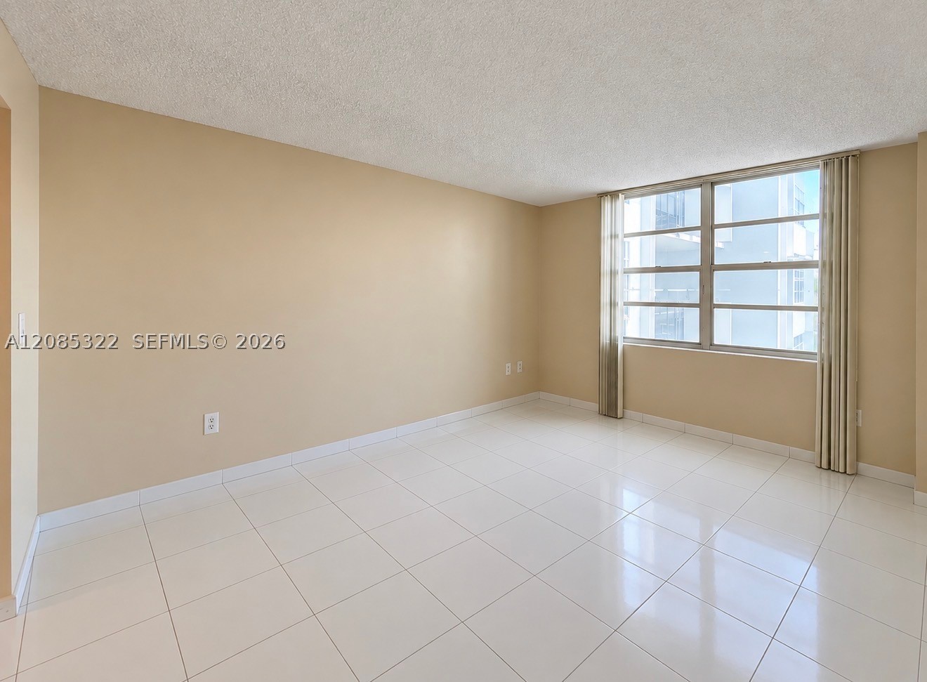 2750 NE 183rd St 601 — photo