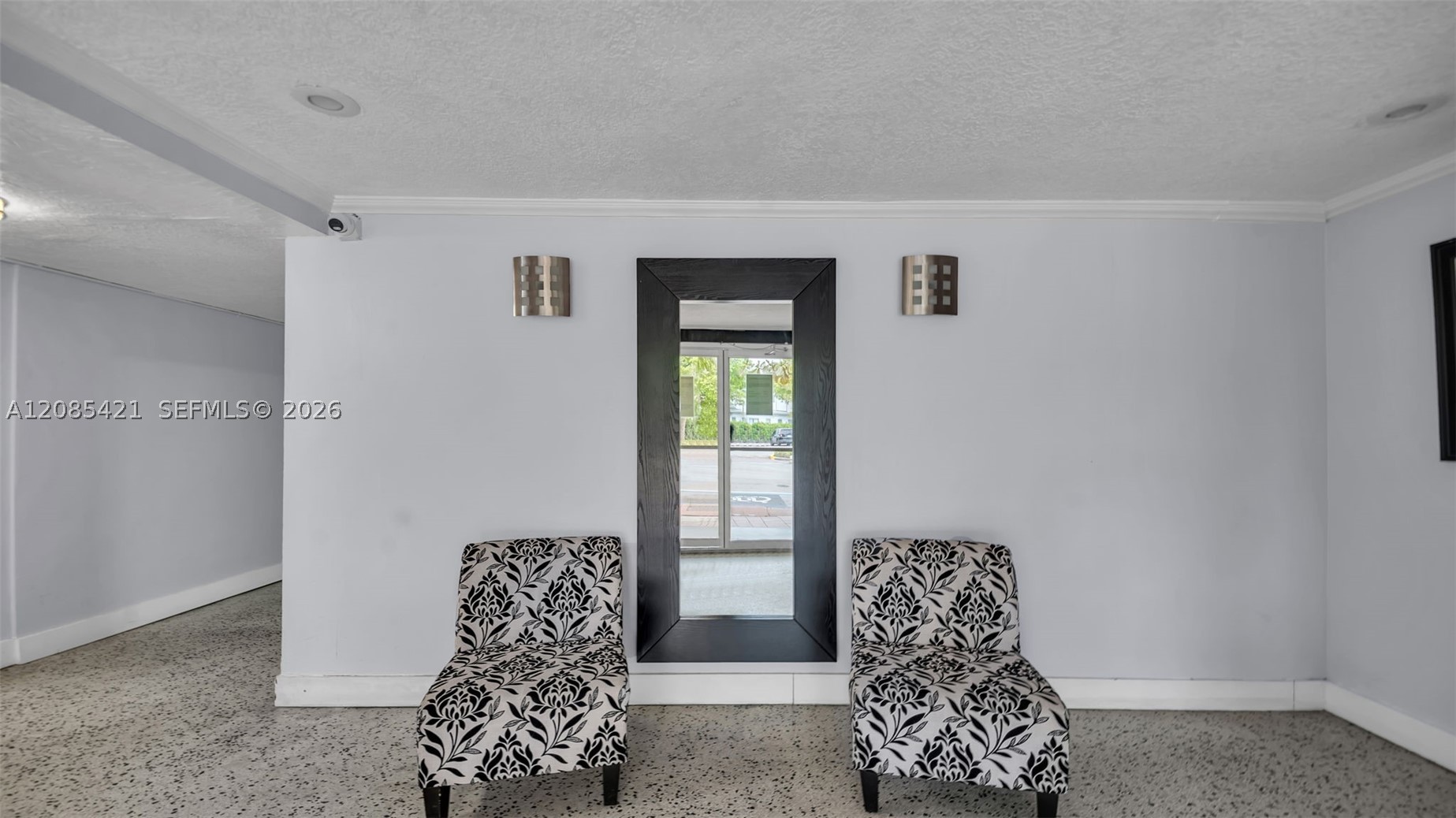8001 Crespi Blvd 4B — photo