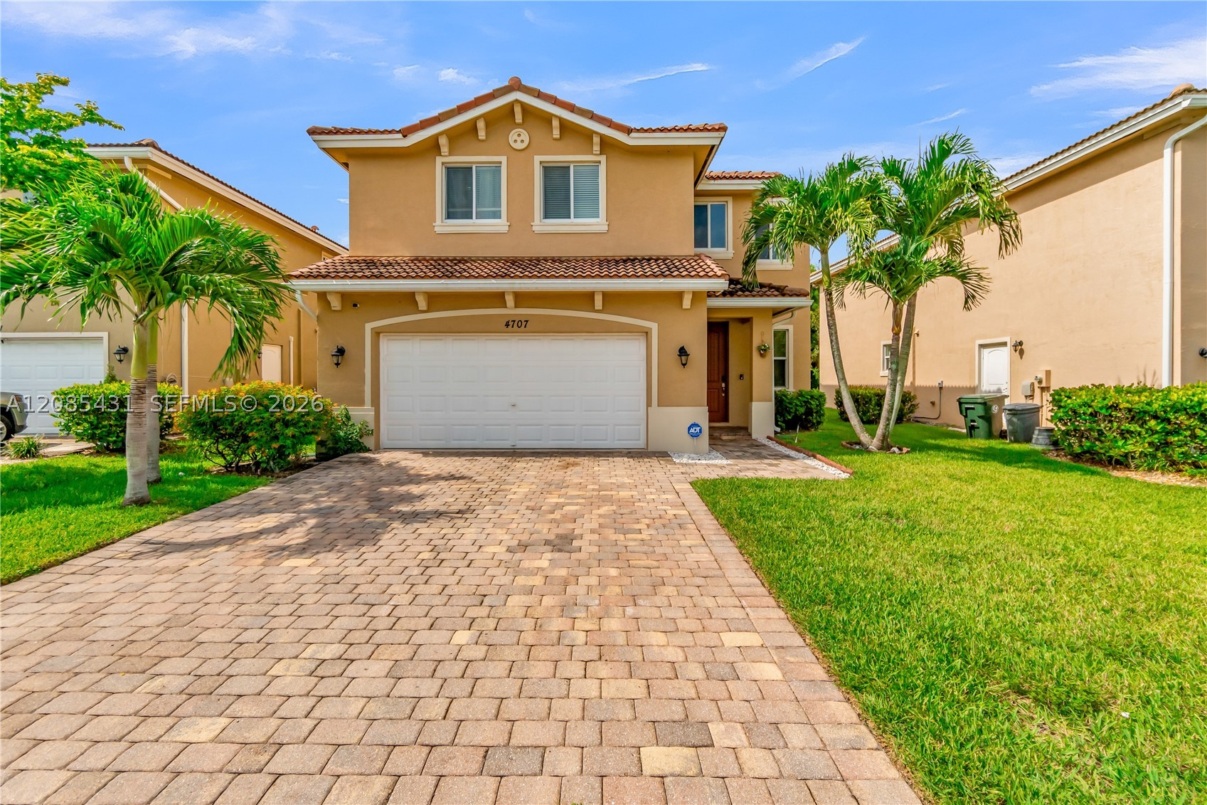 4707 Foxtail Palm Ct — photo