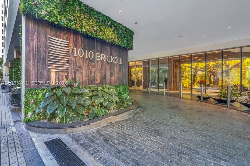 1010 Brickell Ave 1810 — photo