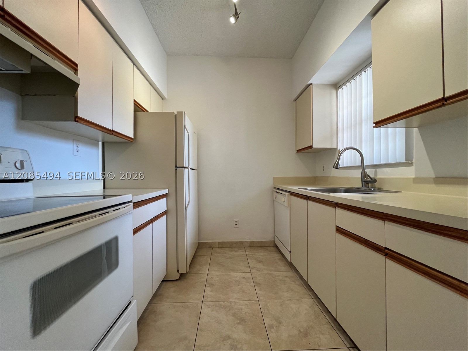 661 Cypress Lake Blvd a20 — photo