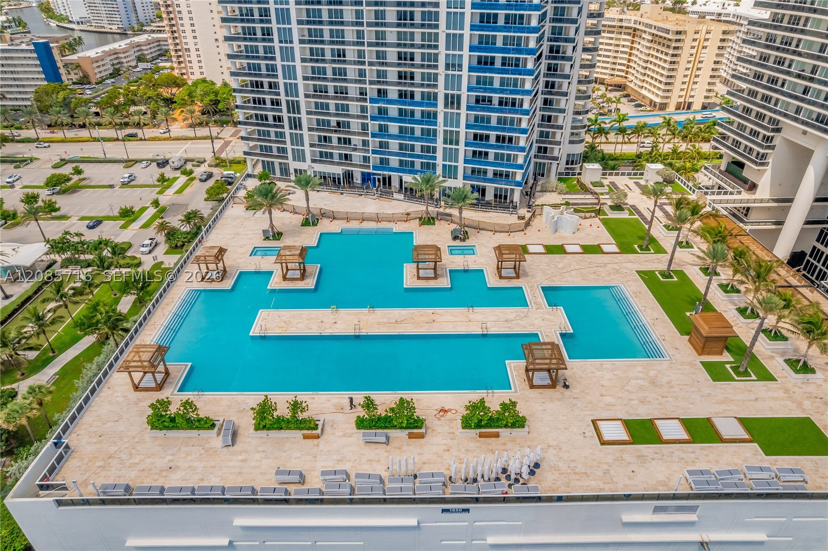 1850 S Ocean Dr 706 — photo