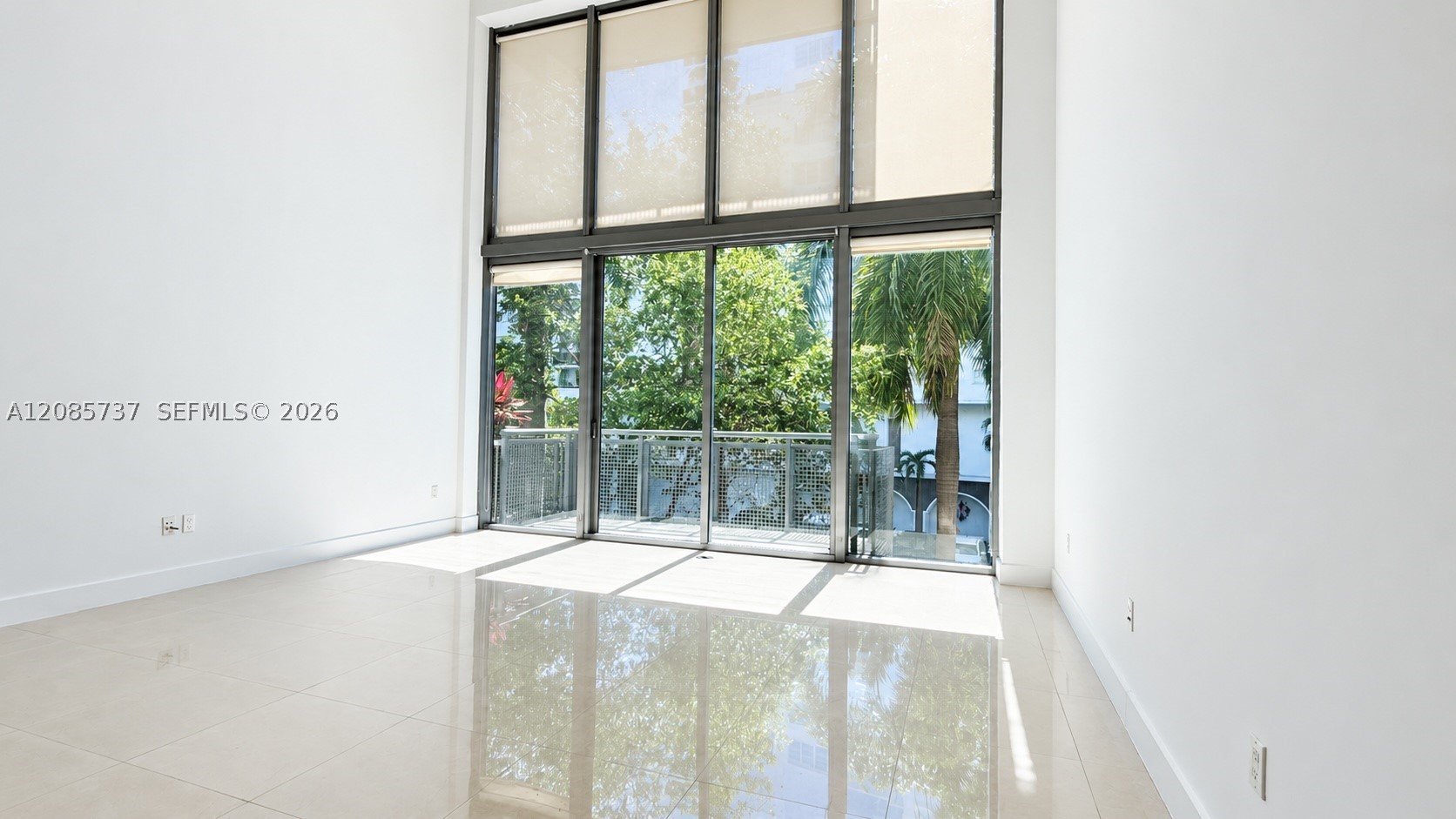 6000 Collins Ave 305 — photo
