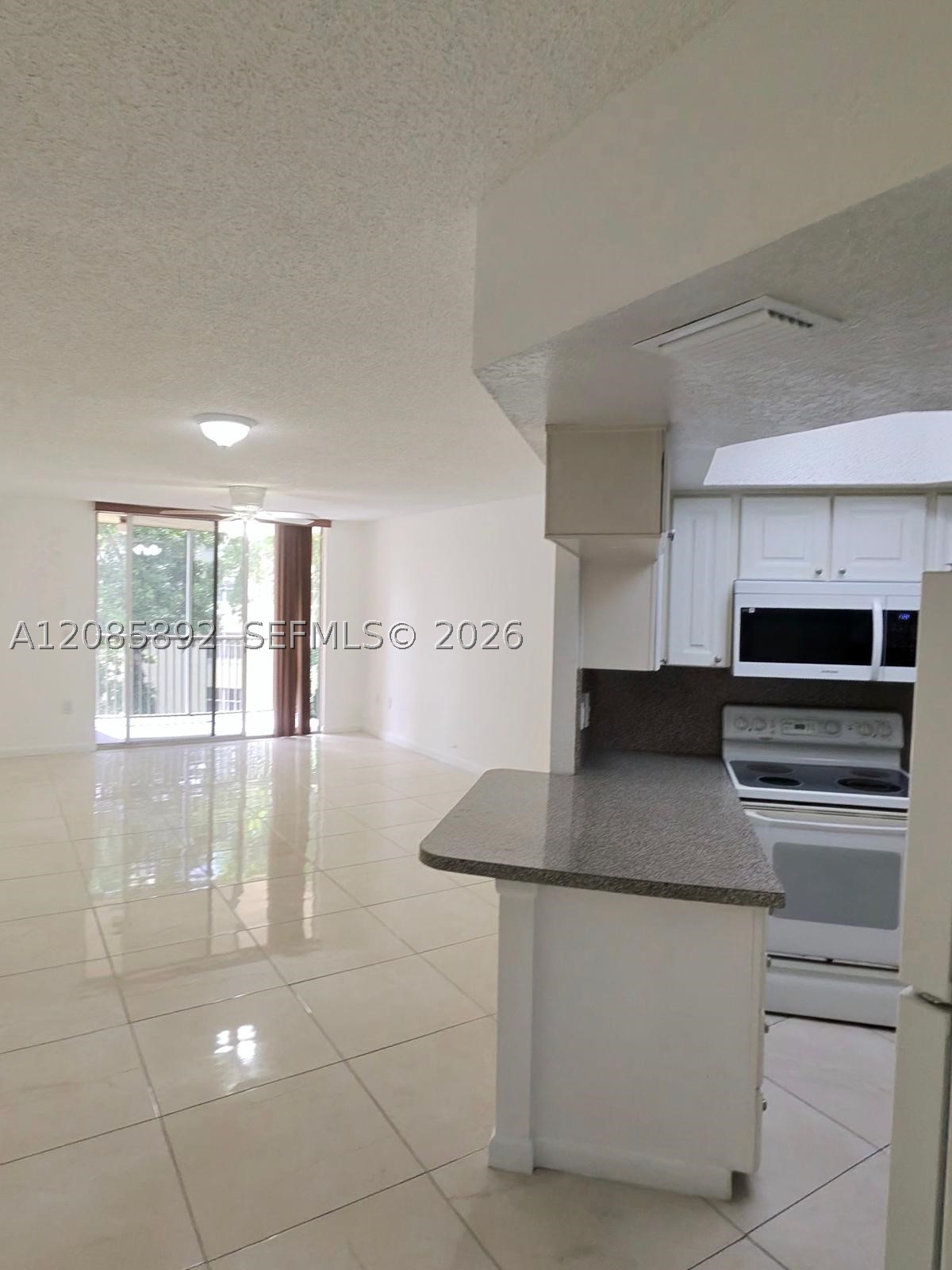 8245 Lake Dr 404 — photo