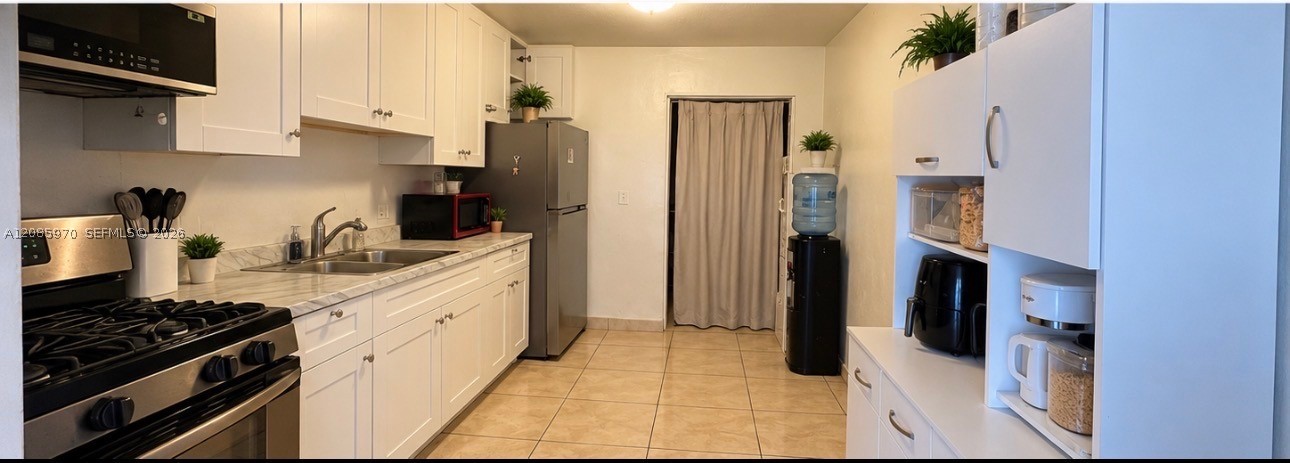 1010 E 8th Court, Hialeah, FL 33010 — photo 3