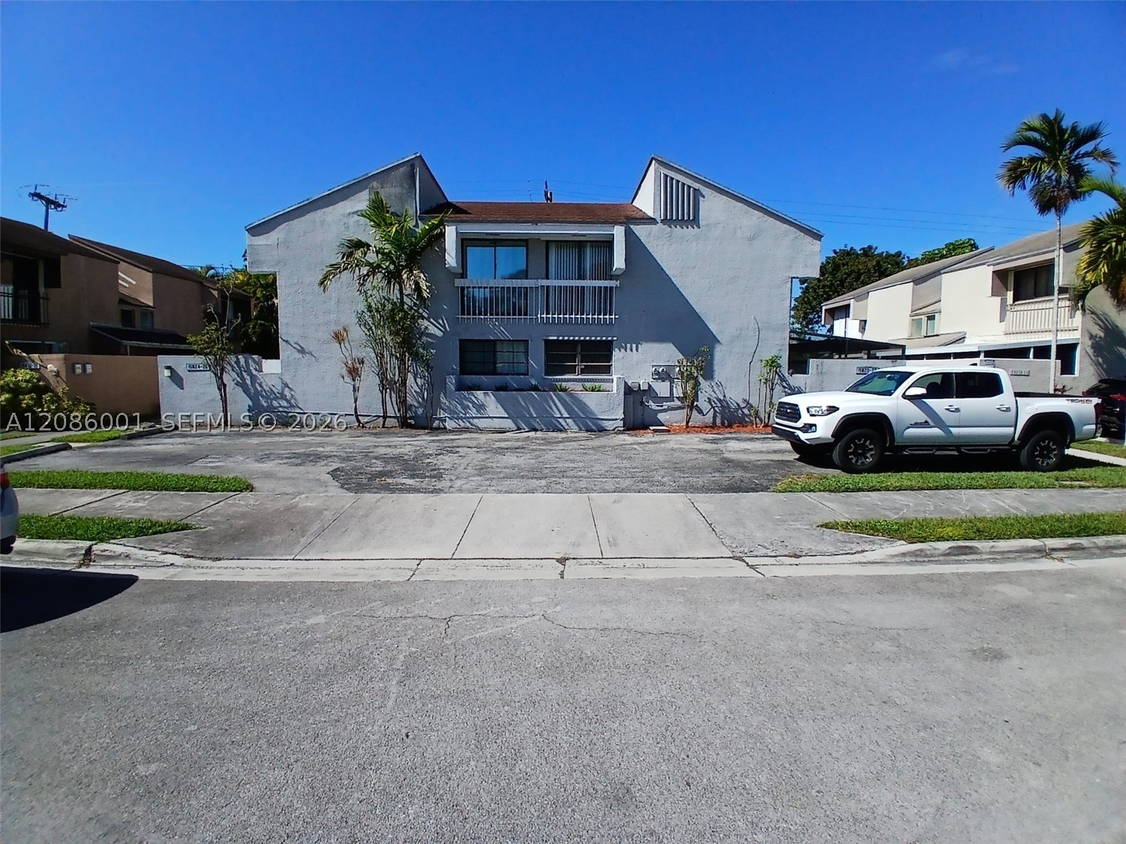 15820 SW 91st Ct C — photo